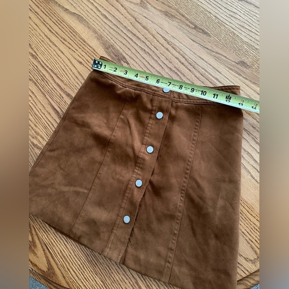 H&M Divided Short A-line skirt with a high waist and buttons at front Size 2 - Picture 6 of 8